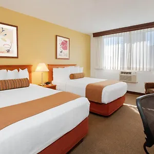 https://loyal-inn.seattlehotelsites.com