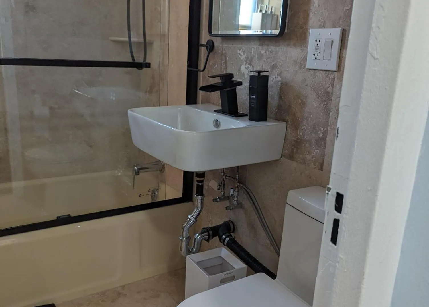 Fully Renovated Manhattan Gem New York Aparthotel